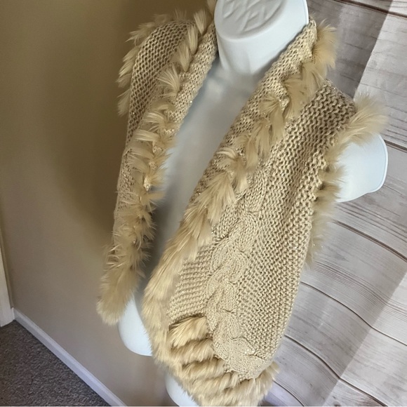 NWT Lilly Pulitzer Torini Sequin Sweater Vest in Heathered Latte Metallic - Picture 13 of 17